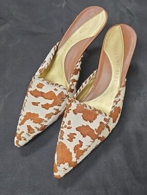 Gianni Bini Darlin Brown and Cream Pointed-Toe Haircalf Mule